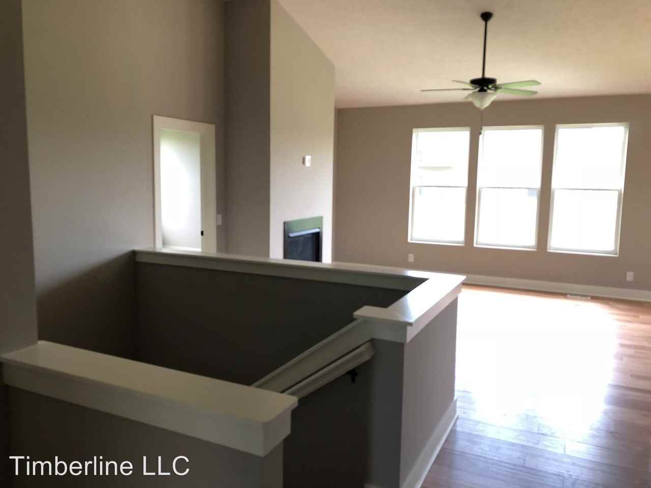 7722 S 78th St - Photo 3 of 13