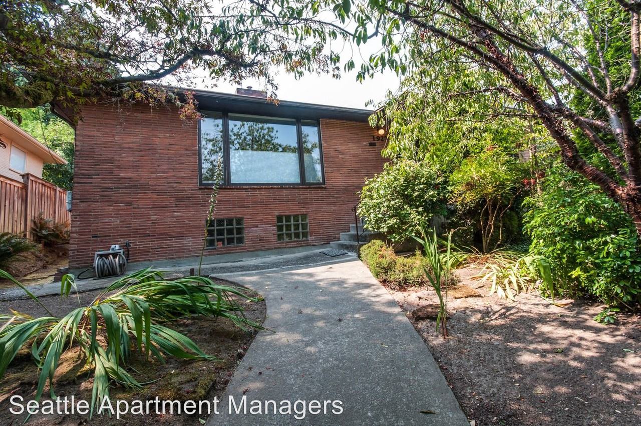 1927 39th Ave E - Photo 2 of 13