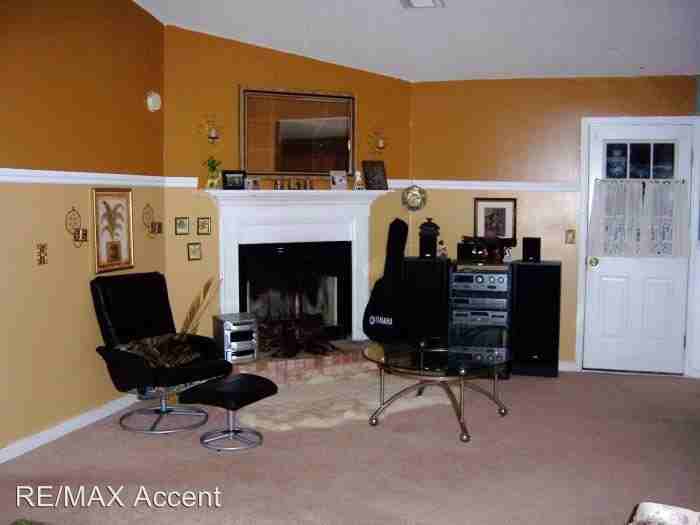 769 Melissa Dr - Photo 2 of 6