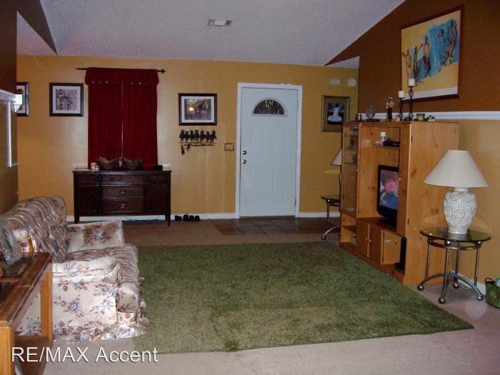 769 Melissa Dr - Photo 3 of 6