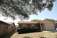 818 Tapley St - Photo 2 of 20