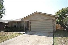 818 Tapley St - Photo 3 of 20