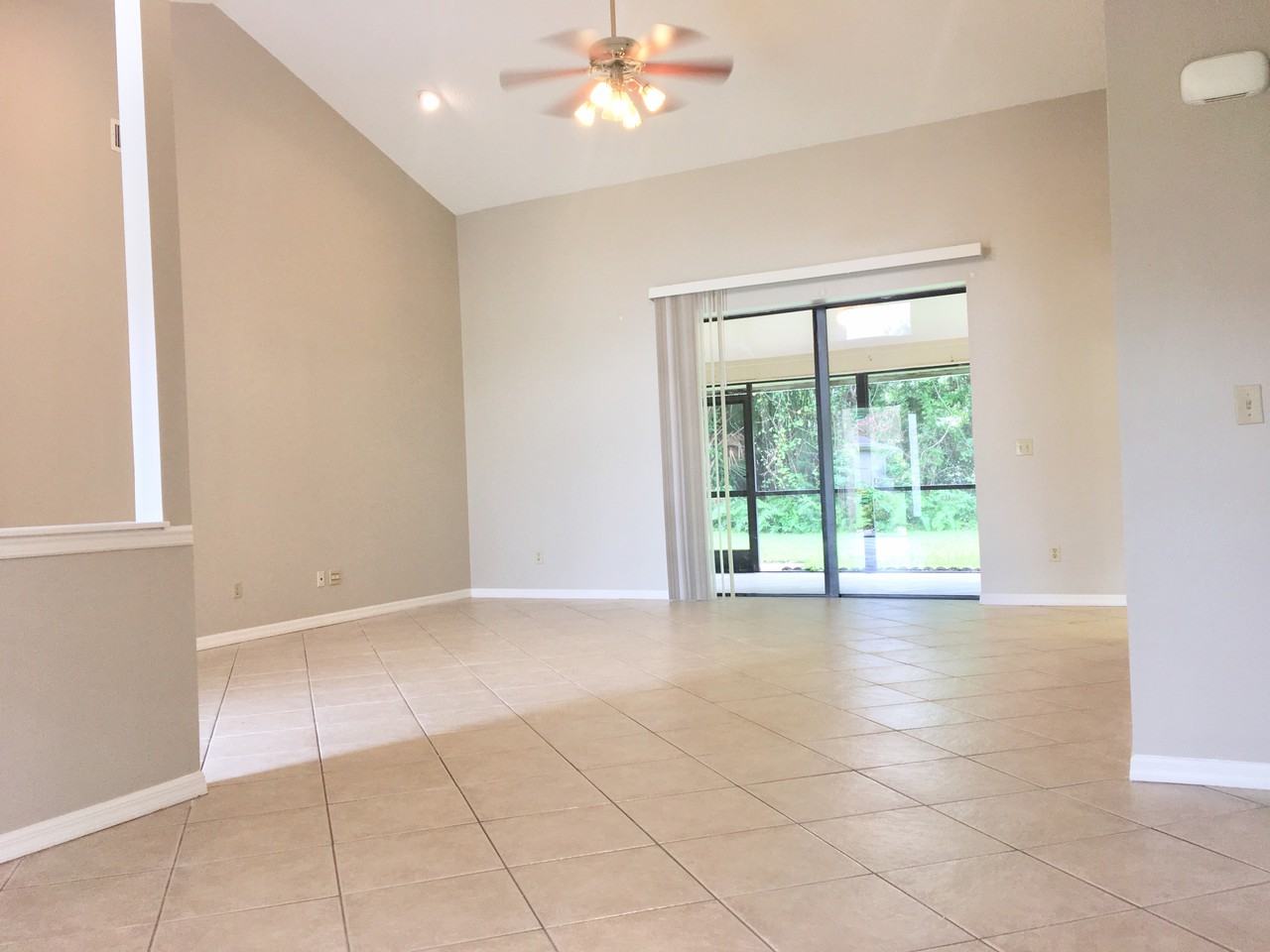 9117 Regents Park Dr - Photo 3 of 22