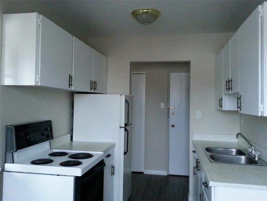 Piccadilly Place - Photo 2 of 12