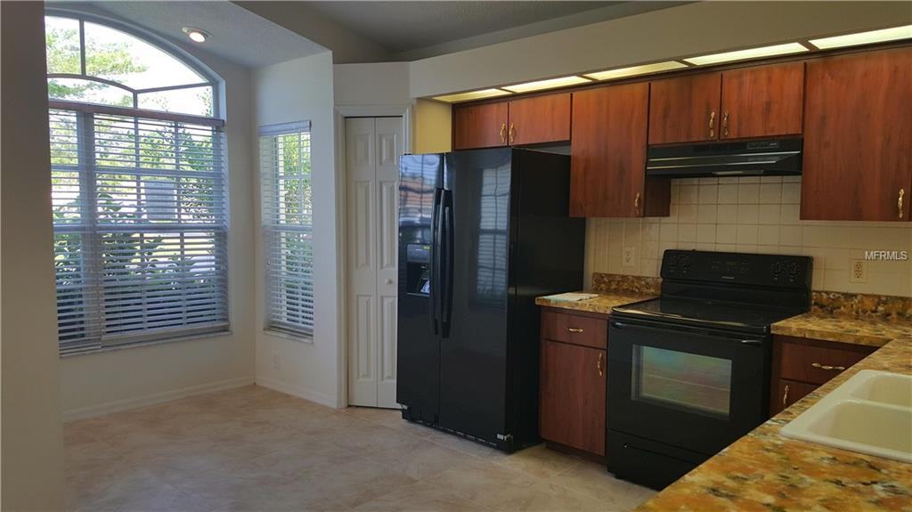 7910 Fashion Loop - Photo 3 of 17