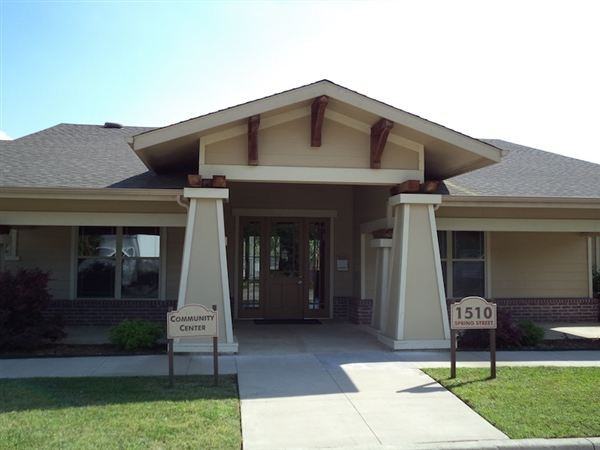 Cascades at Spring Street - Photo 2 of 4