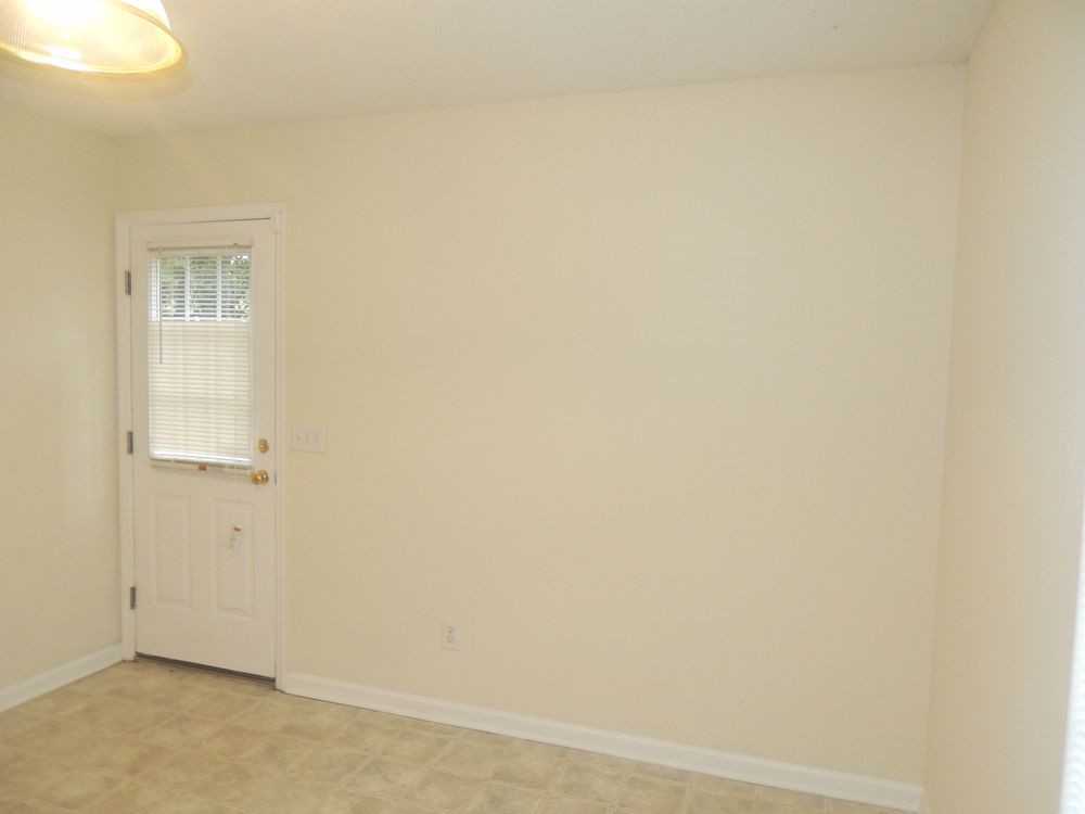 213 Hillsdale Drive - Photo 3 of 8