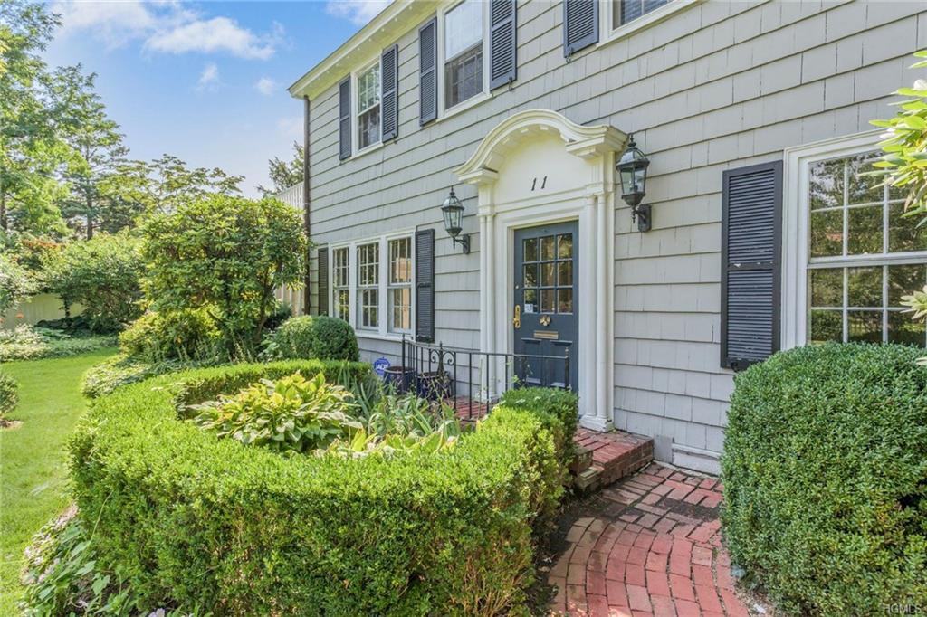 11 Governors Rd - Photo 2 of 34