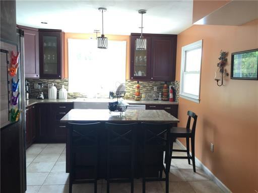 32 Delta Ct - Photo 2 of 14