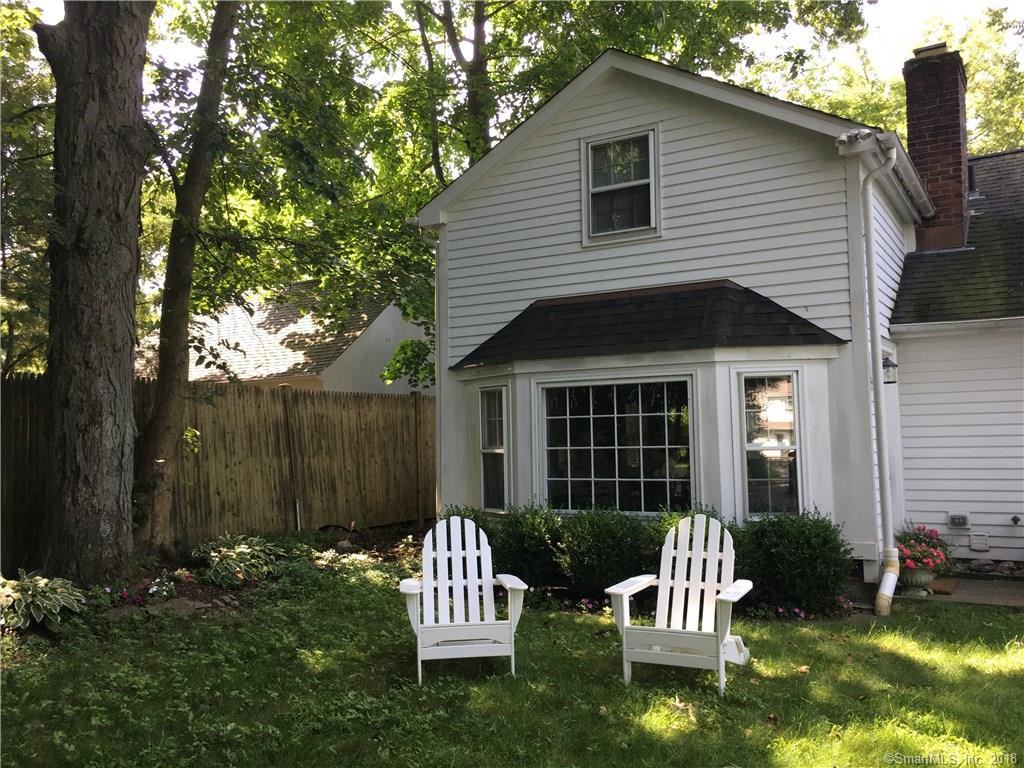 8 Hyatt Ln - Photo 2 of 13