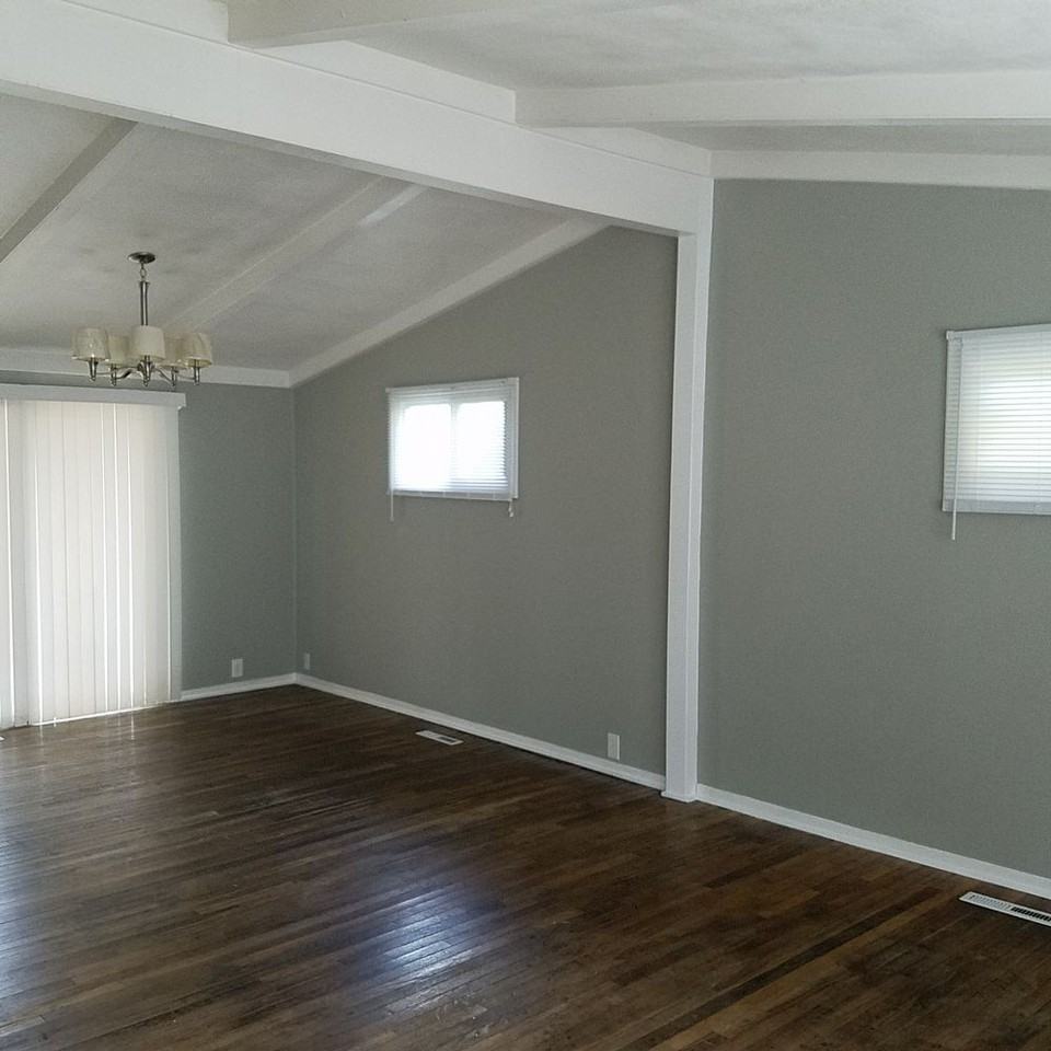 1114 NE 52nd Pl - Photo 2 of 32