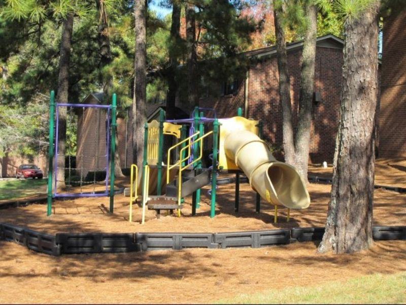 1225 Fairbum Road South West - Photo 3 of 8