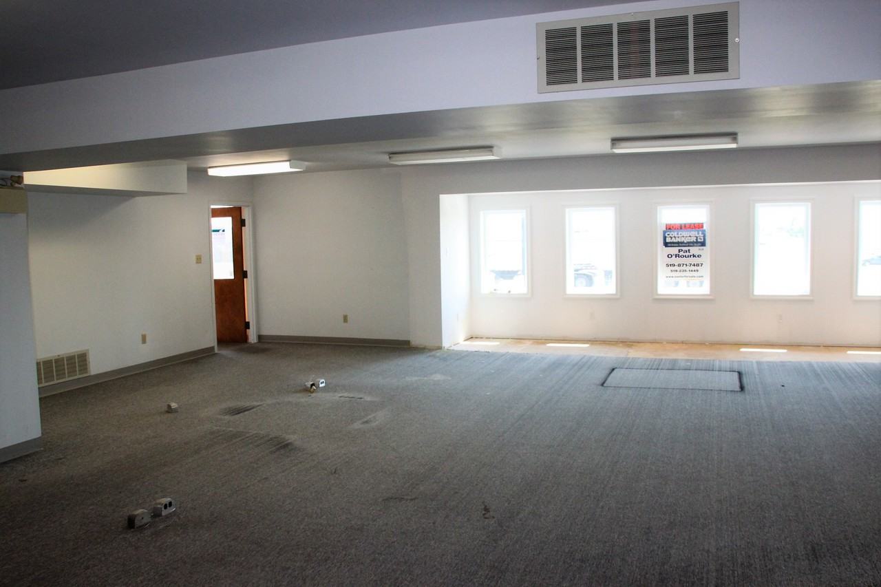 190 Thames Rd E #202 - Photo 3 of 8