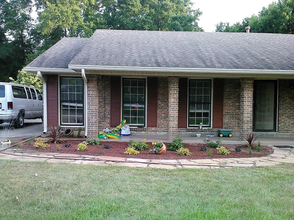 2655 Lakeview Circle - Photo 2 of 17