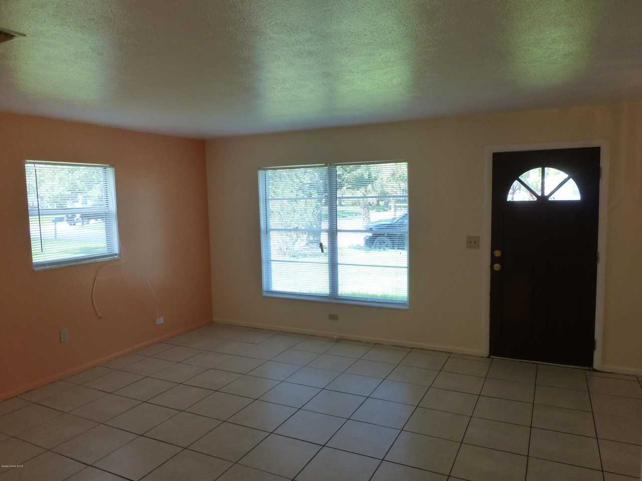 3145 Daryl Terrace - Photo 2 of 14
