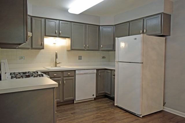 123 Brewster Ct #B - Photo 3 of 16