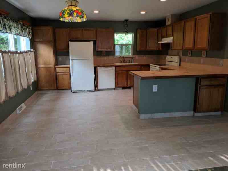 1502 W Kirby Rd - Photo 2 of 9