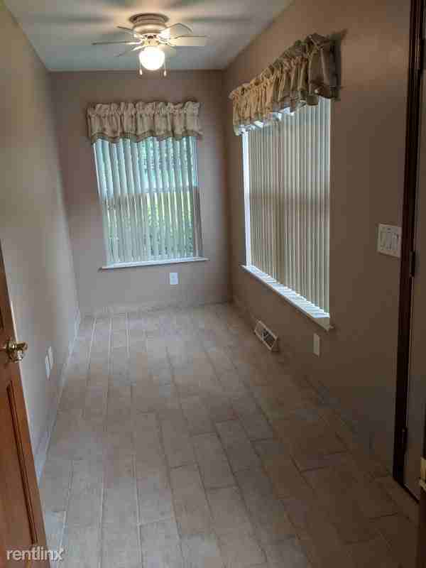 1502 W Kirby Rd - Photo 3 of 9