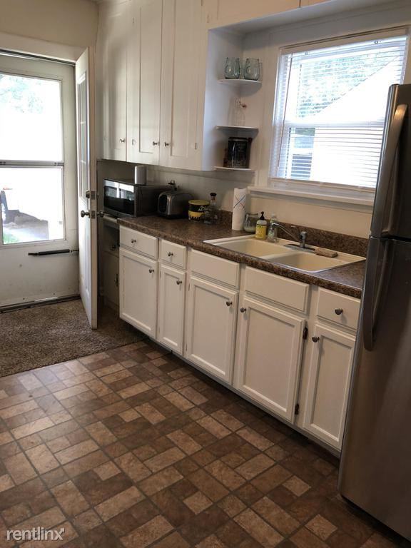 20847 Belvidere Ave - Photo 2 of 11