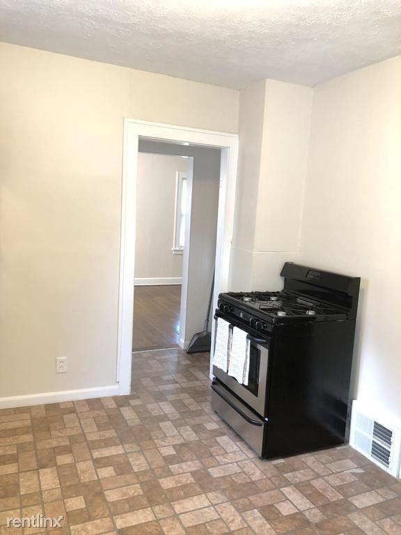 20847 Belvidere Ave - Photo 3 of 11