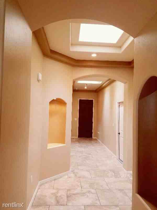 5504 Grove Dr - Photo 2 of 14