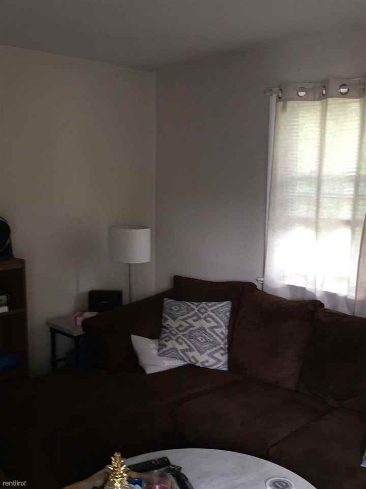 411 Elk Ave - Photo 3 of 4