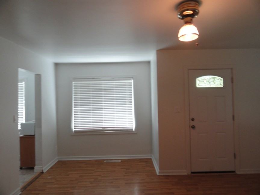 705 E 100 N - Photo 3 of 11