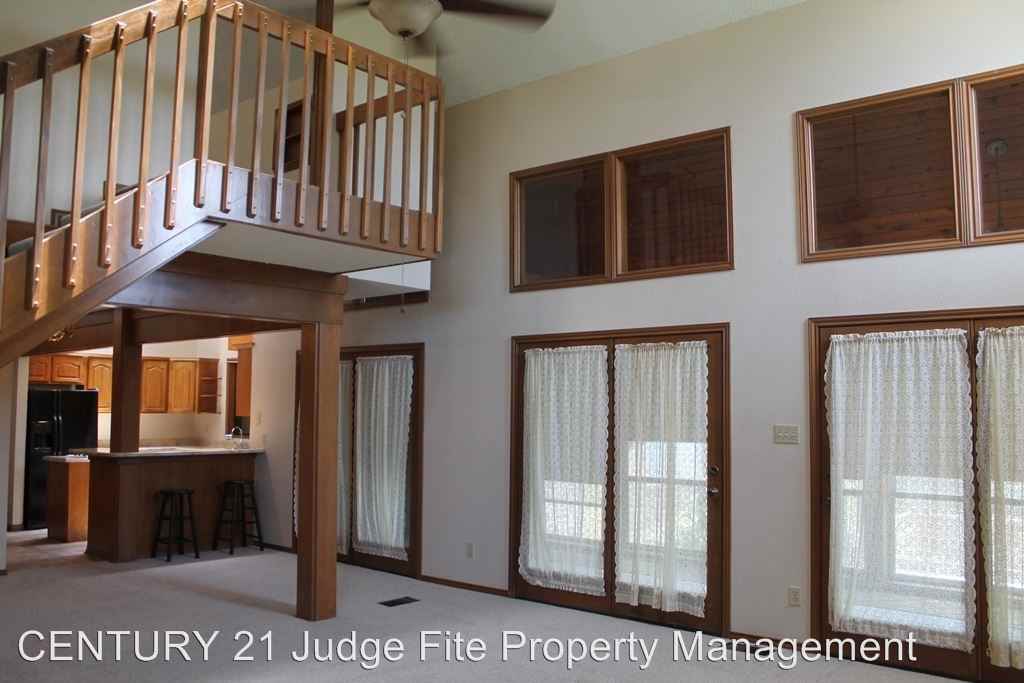 224 Paint Pony Trail N - Photo 3 of 10