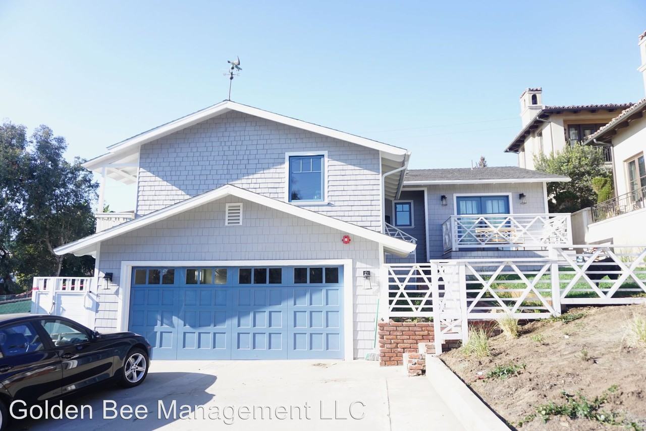 641 11th St - Photo 2 of 24