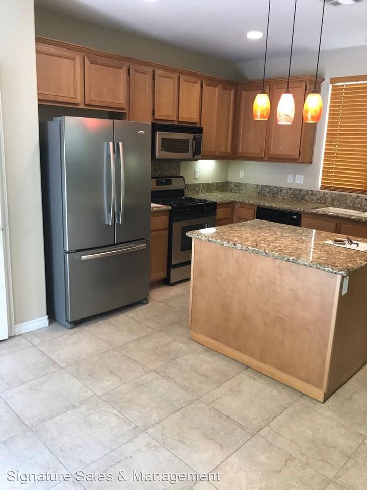 2972 Wild Springs Ln - Photo 3 of 16