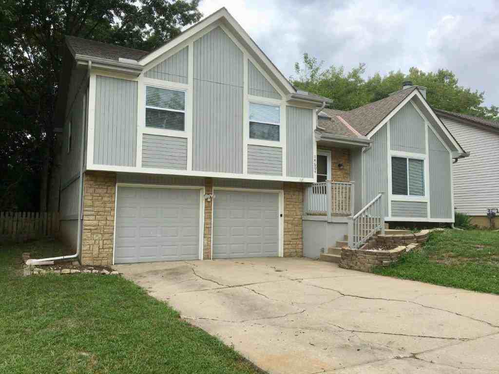 14604 St Andrews Dr - Photo 3 of 19