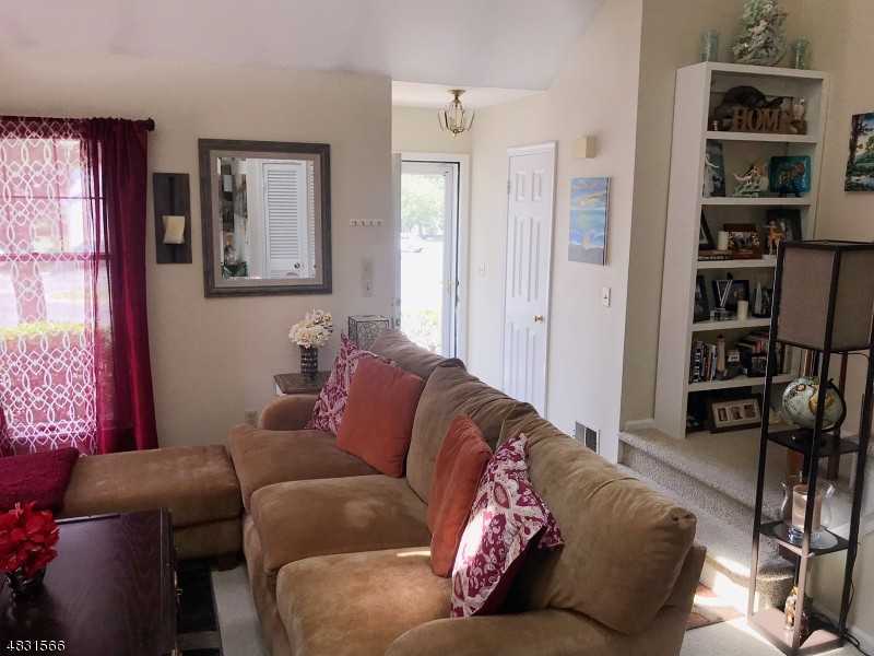 374 Burdock Ct - Photo 2 of 17