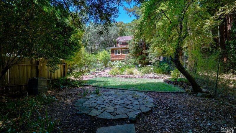 428 Cascade Dr - Photo 2 of 25