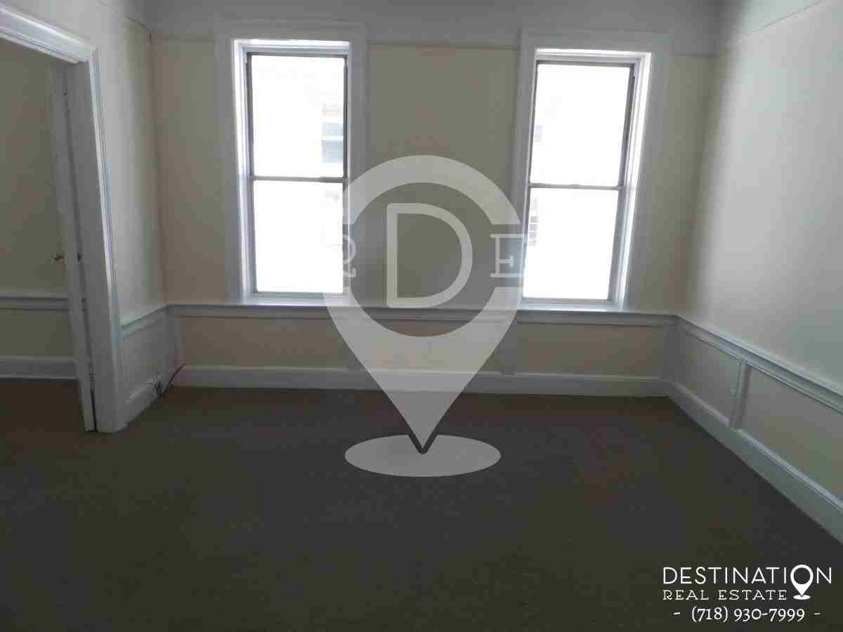 1519 W 5th St - Photo 3 of 15