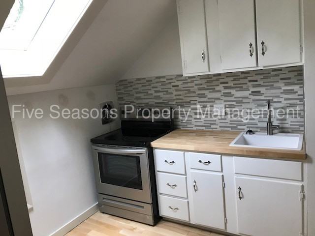 392 St Paul St - Photo 2 of 7