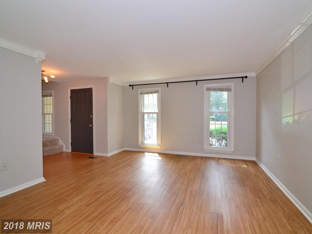 16 Nicholson Ct - Photo 3 of 30