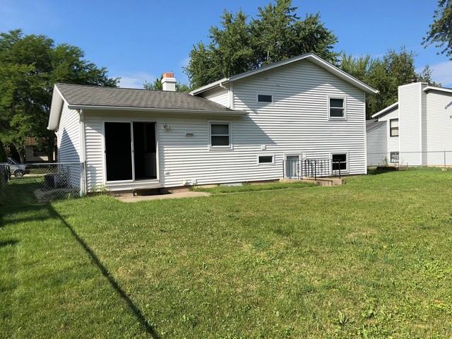 17647 W Warren Ave - Photo 2 of 10