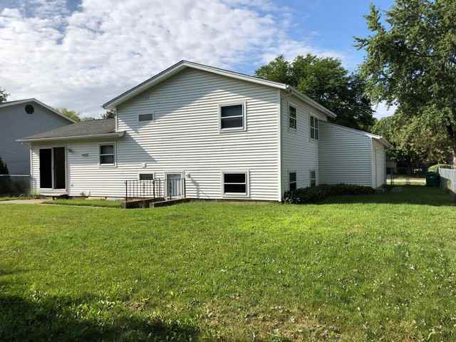 17647 W Warren Ave - Photo 3 of 10