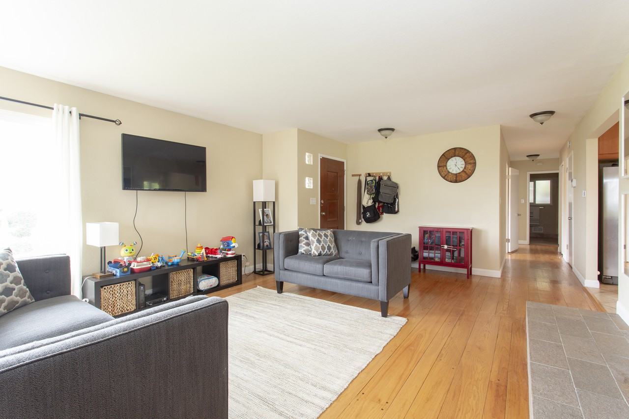 151 Maiden Ln - Photo 2 of 11