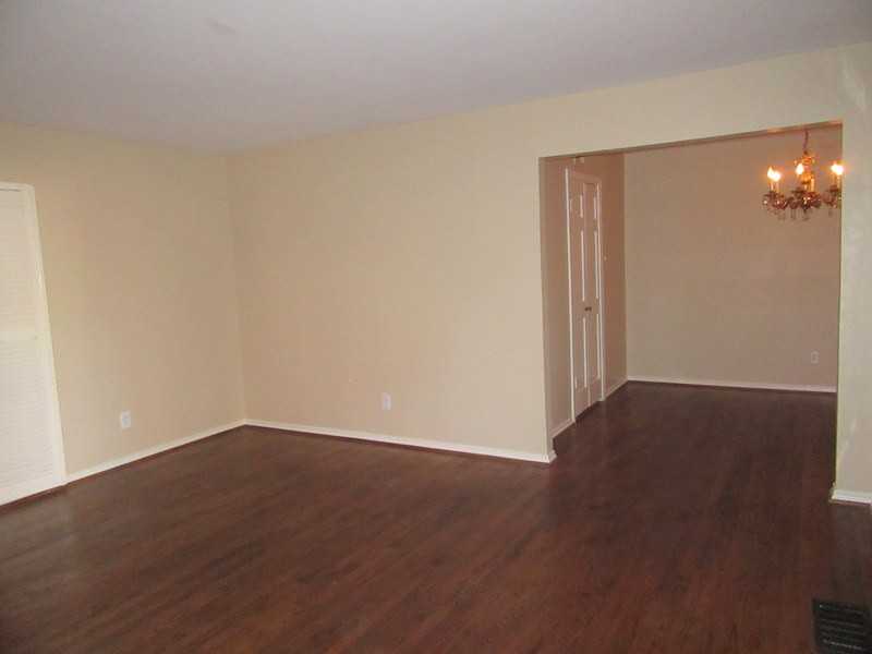 739 Newberry Dr - Photo 3 of 21