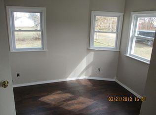 3225 Berent St - Photo 3 of 5