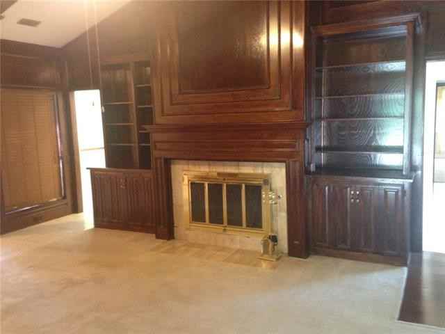 1060 Ridge Rd W - Photo 2 of 21