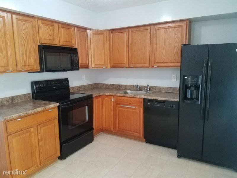 5806 Folgate Ct - Photo 2 of 13