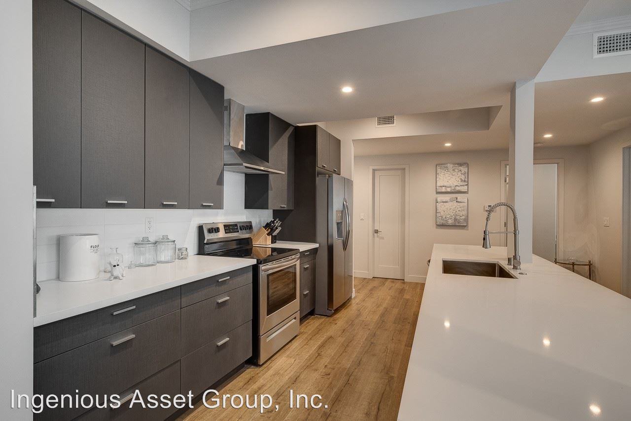 12320 Montana Ave. - Photo 3 of 47