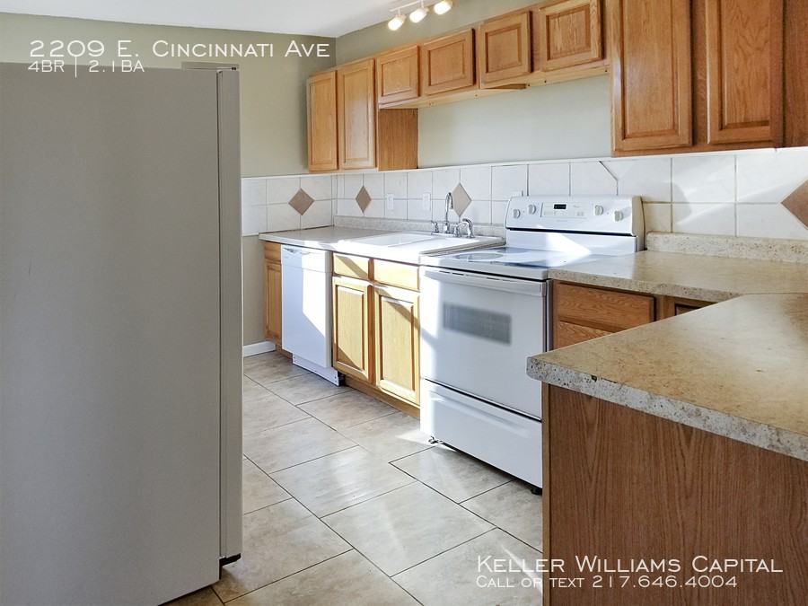 2209 Cincinnati Ave - Photo 2 of 15