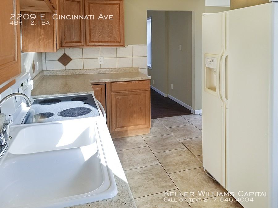 2209 Cincinnati Ave - Photo 3 of 15