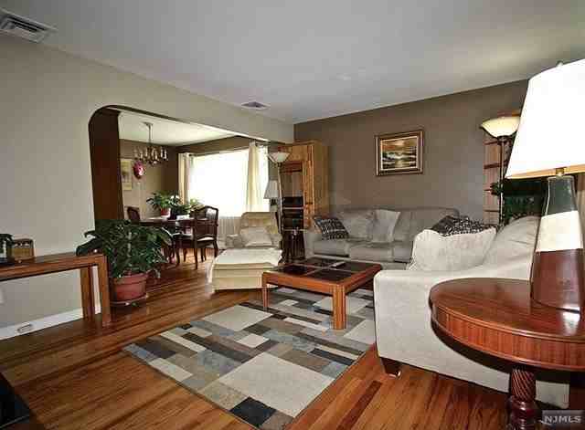 0-106 Fair Lawn Pkwy - Photo 3 of 17