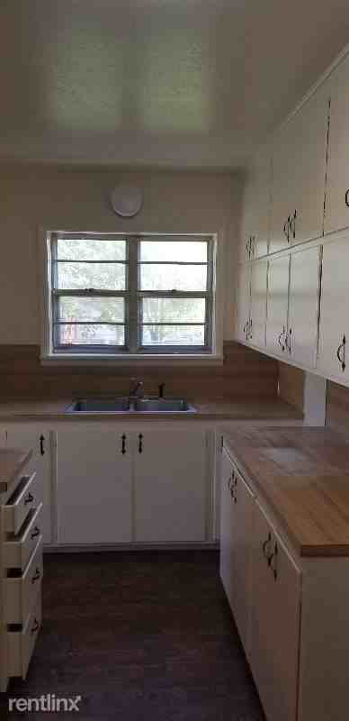 503 5th St - Photo 2 of 6