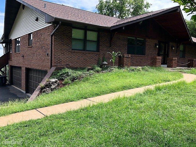 452 Susan Rd - Photo 3 of 3