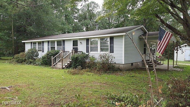 130 Holiday Ln - Photo 3 of 11